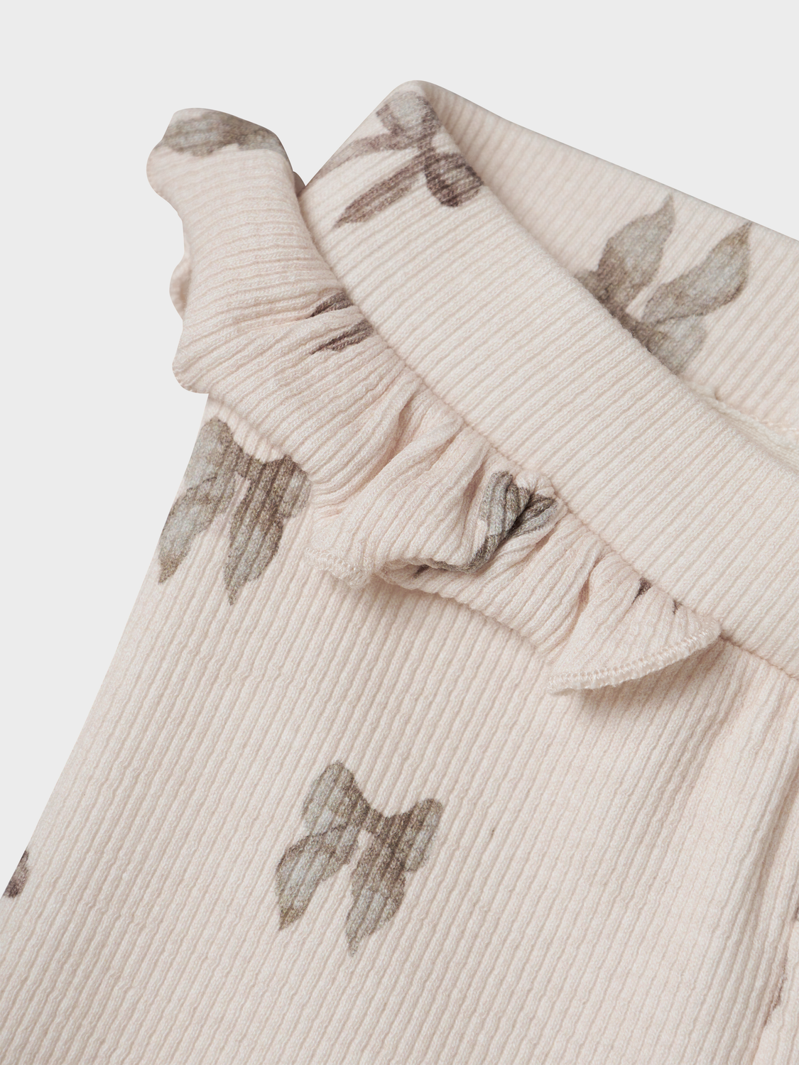 model_shot-front_full